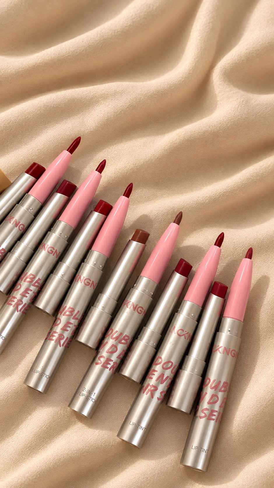 رژلب و خط لب پیچی دوطرفه
